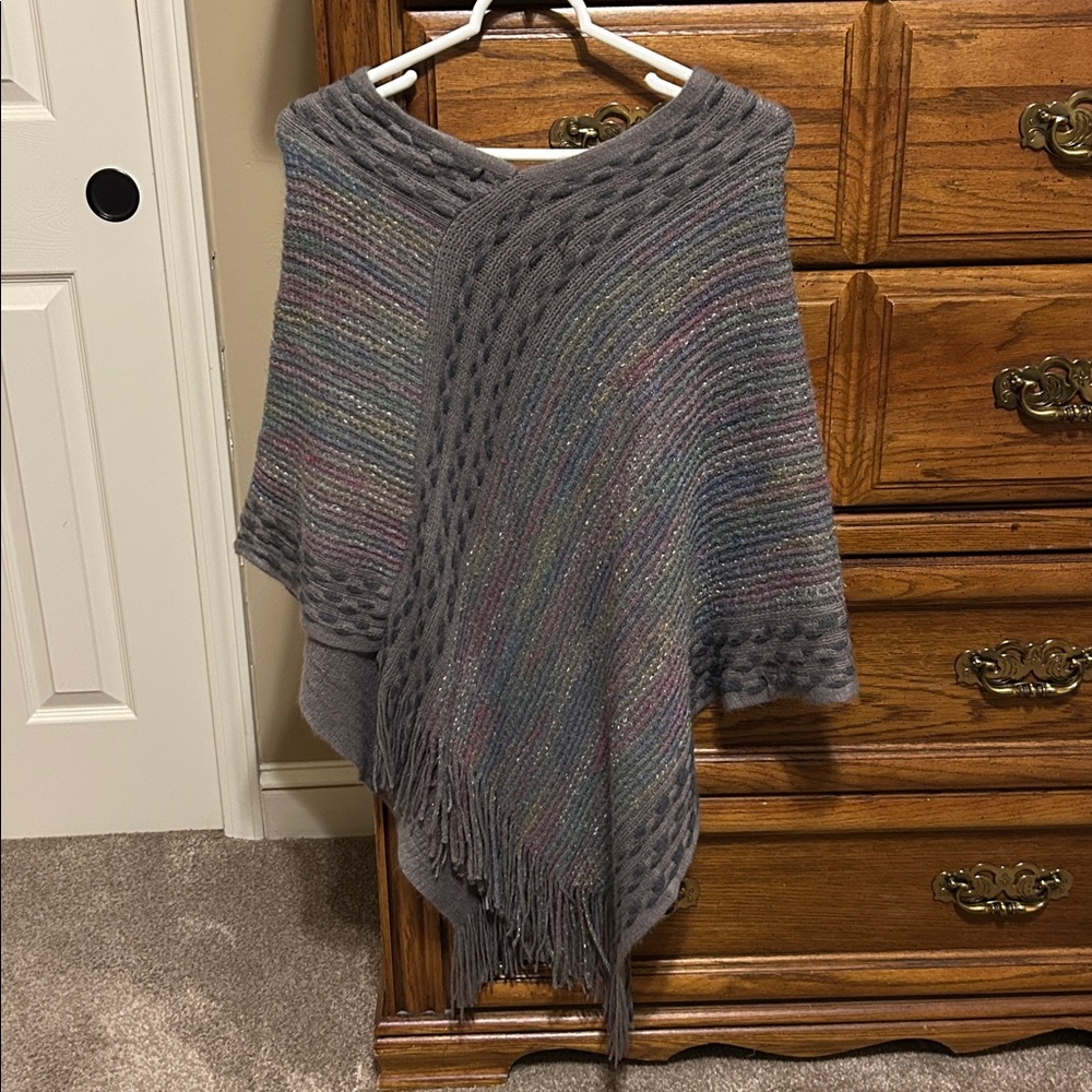 Elegant Gray Women's Poncho
